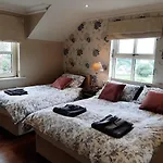Safe Haven - Luxury Family ベッド・アンド・ブレックファスト 4*