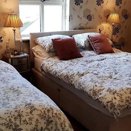 Safe Haven - Luxury Family Couette-café 4*