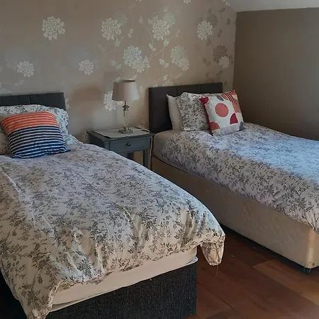 Relax At Safe Haven Bed & Breakfast