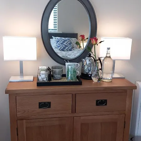 Safe Haven - Luxury Family Couette-café