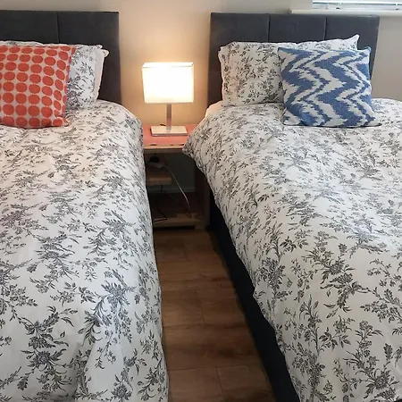 Safe Haven - Luxury Family Couette-café