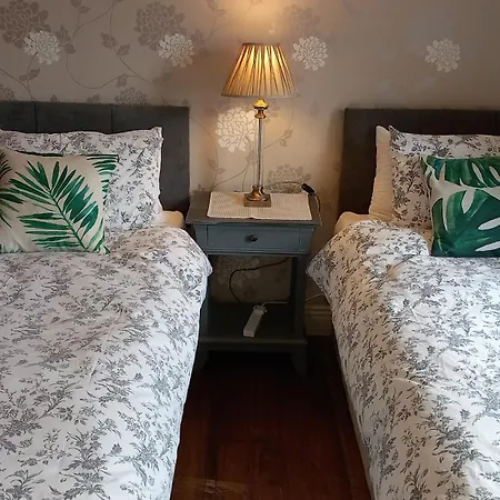 Relax At Safe Haven Bed & Breakfast