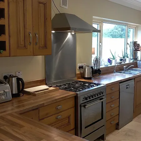 Panzió Safe Haven - Luxury Family