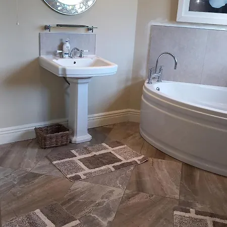 Safe Haven - Luxury Family B&B